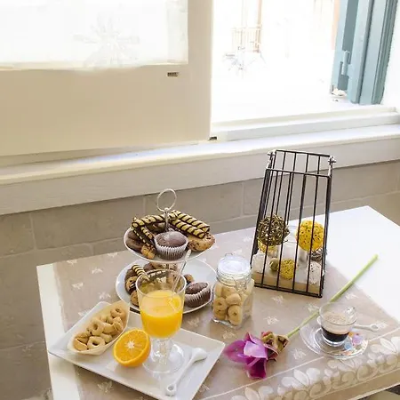 Ingrosso House Couette-café Lecce